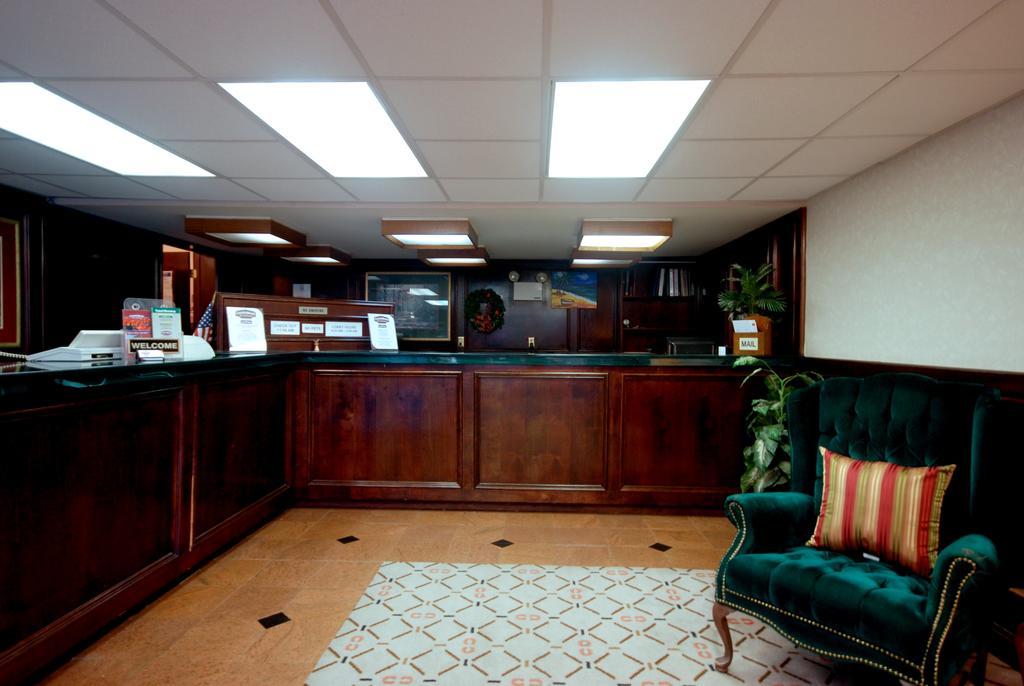 Country Hearth & Marietta 2*