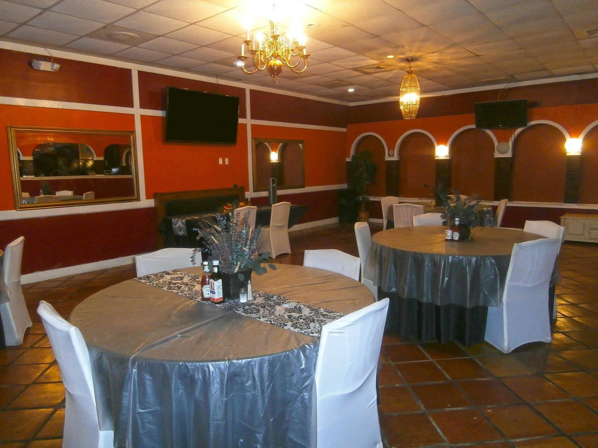 Motel Country Hearth & Marietta 2*