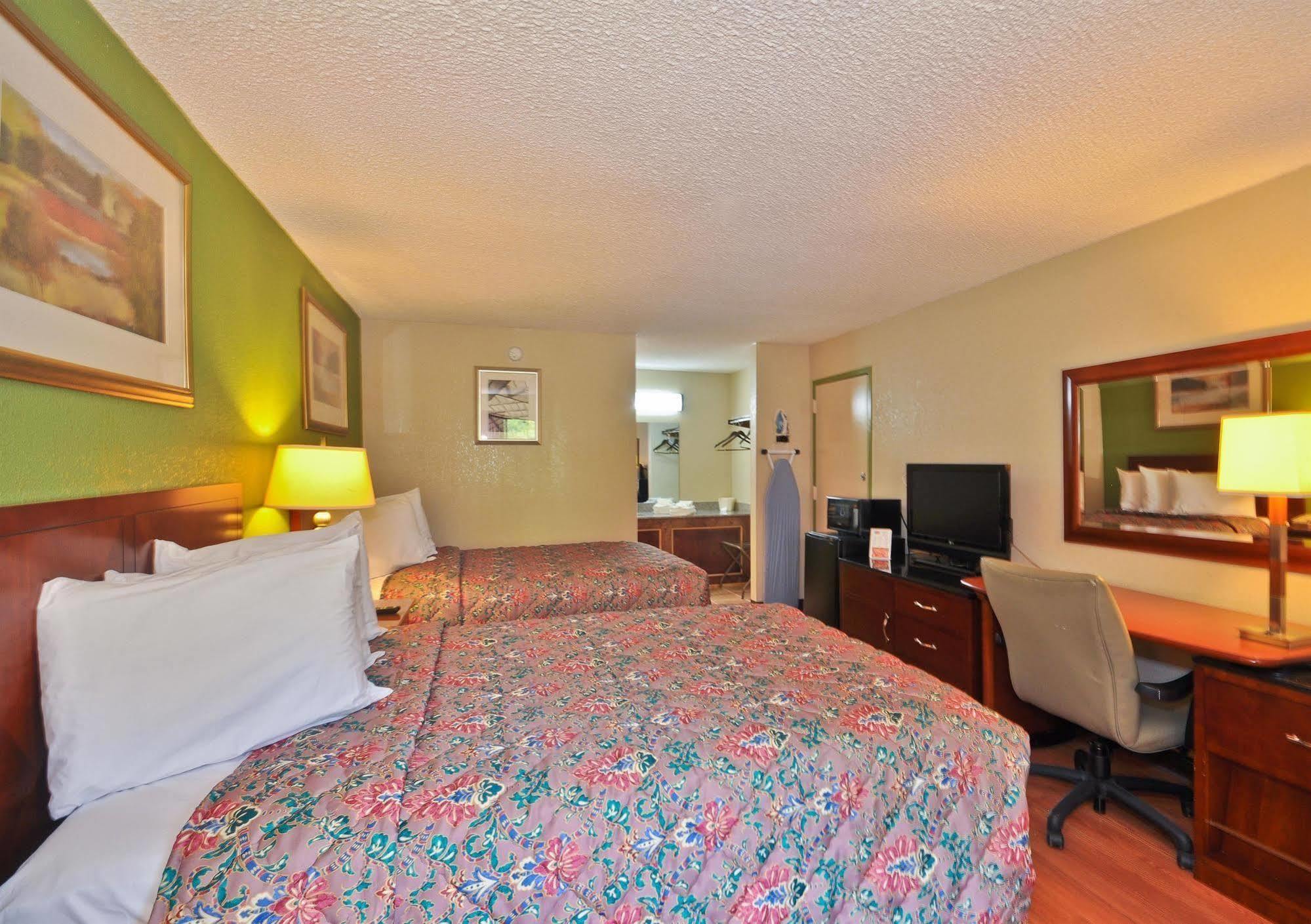 Country Hearth & Marietta Motel Smyrna