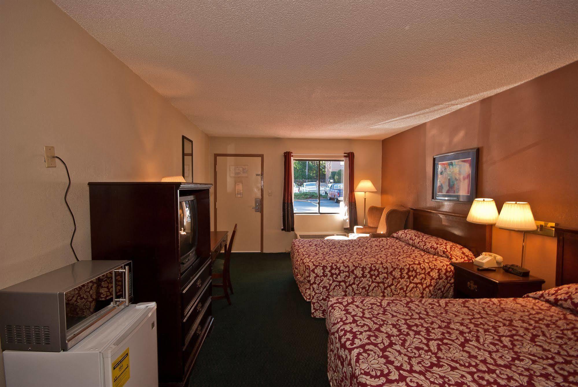 Motel Country Hearth & Marietta