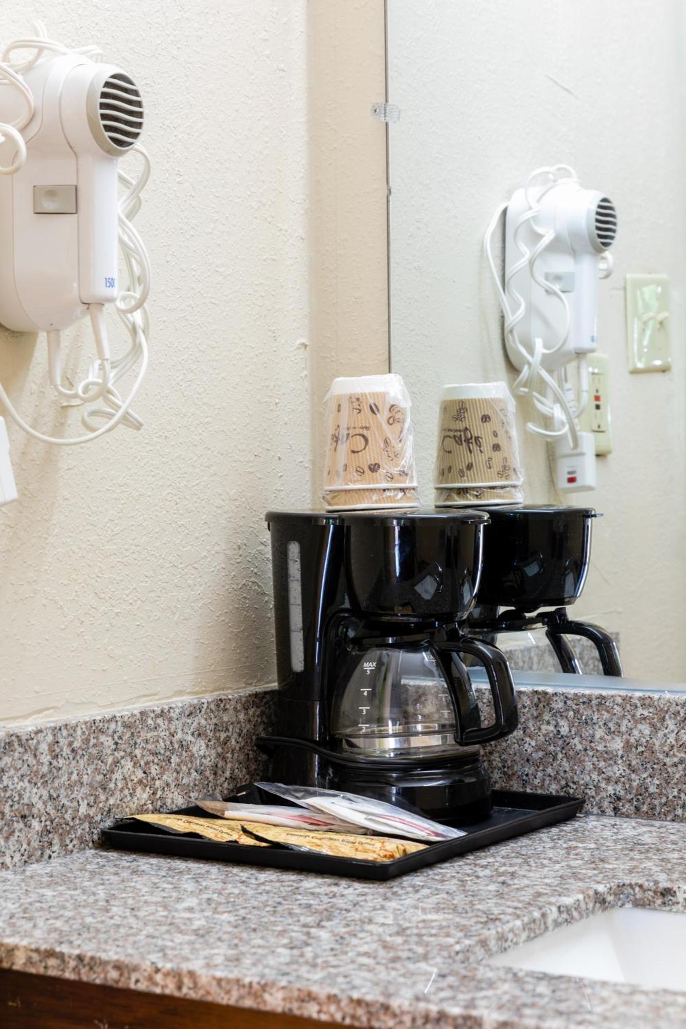 Country Hearth & Marietta Motel Smyrna