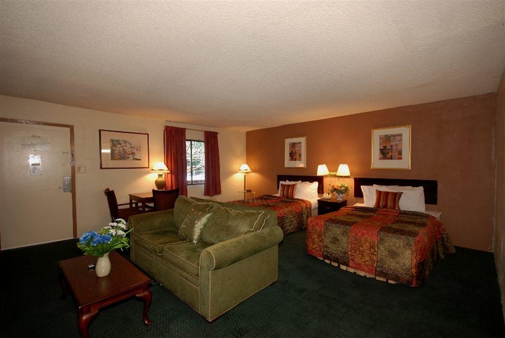 Motel Country Hearth & Marietta 2*