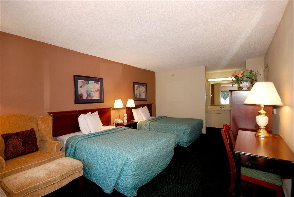 Motel Country Hearth & Marietta 2*